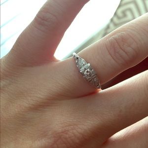 VINTAGE AUTHENTIC DIAMOND RING. perfection!
